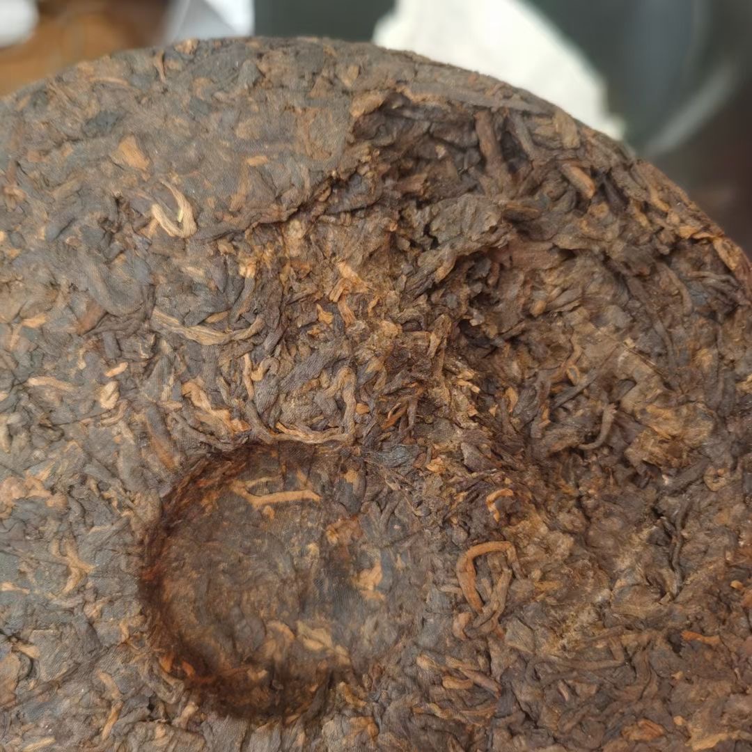 2013年兴海茶厂 班章大树熟茶 357克普饼 特质精品熟 3