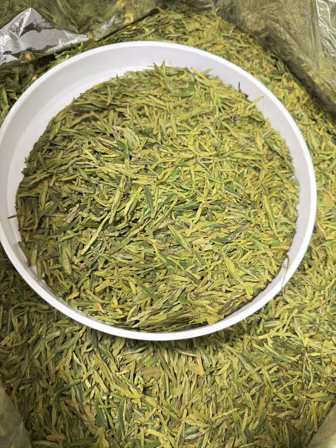 2025年明前龙井250克铁盒装2罐