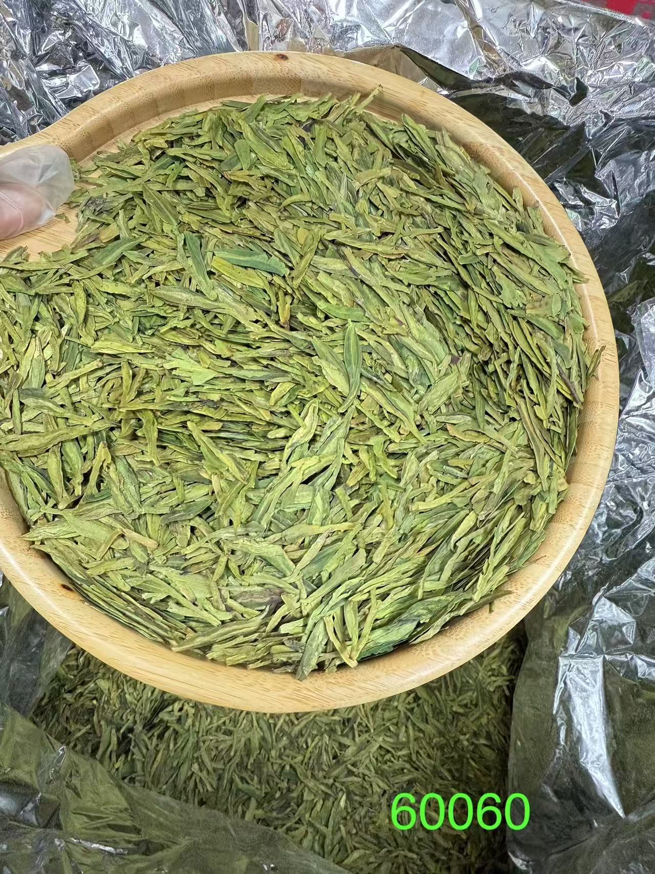 2025年高级明前龙井250克铁罐装