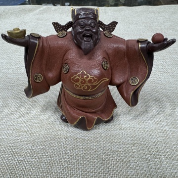 宜兴紫砂茶宠茶桌摆件精品纯手工可养财神爷描金24k双色粉浆雕塑