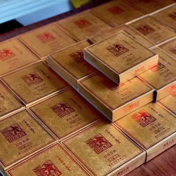 澜沧古茶2014年0085芳砖云南景迈山古树纯料普洱茶333克古树熟茶