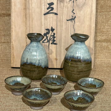 东洋中古酒器  日本回流 唐津烧 窑变陶瓷酒具  壶11×7 cm 杯5.5×3 cm 昭和时期 完品带木盒 末使用